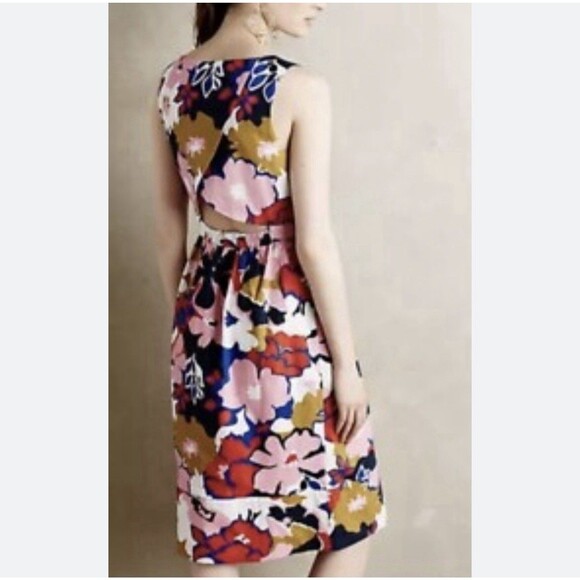 dress - Picture 4 of 11